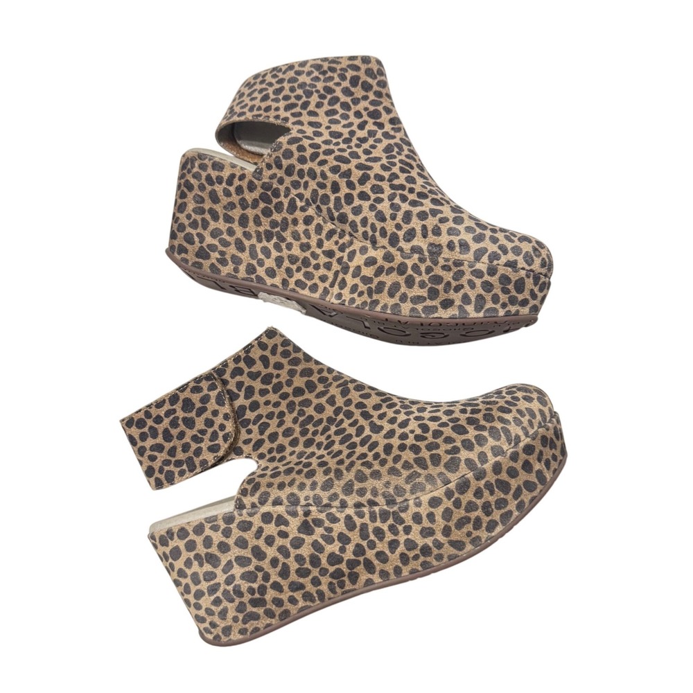 Chocolat Blu Yola‎ Wedge Booties Womens 6.5 Leopard Print Cutout Ankle